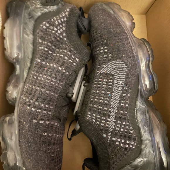 Air Vapormax 2020 FK GS Size 4.5 blk/Dark Grey in great condition - Picture 5 of 7